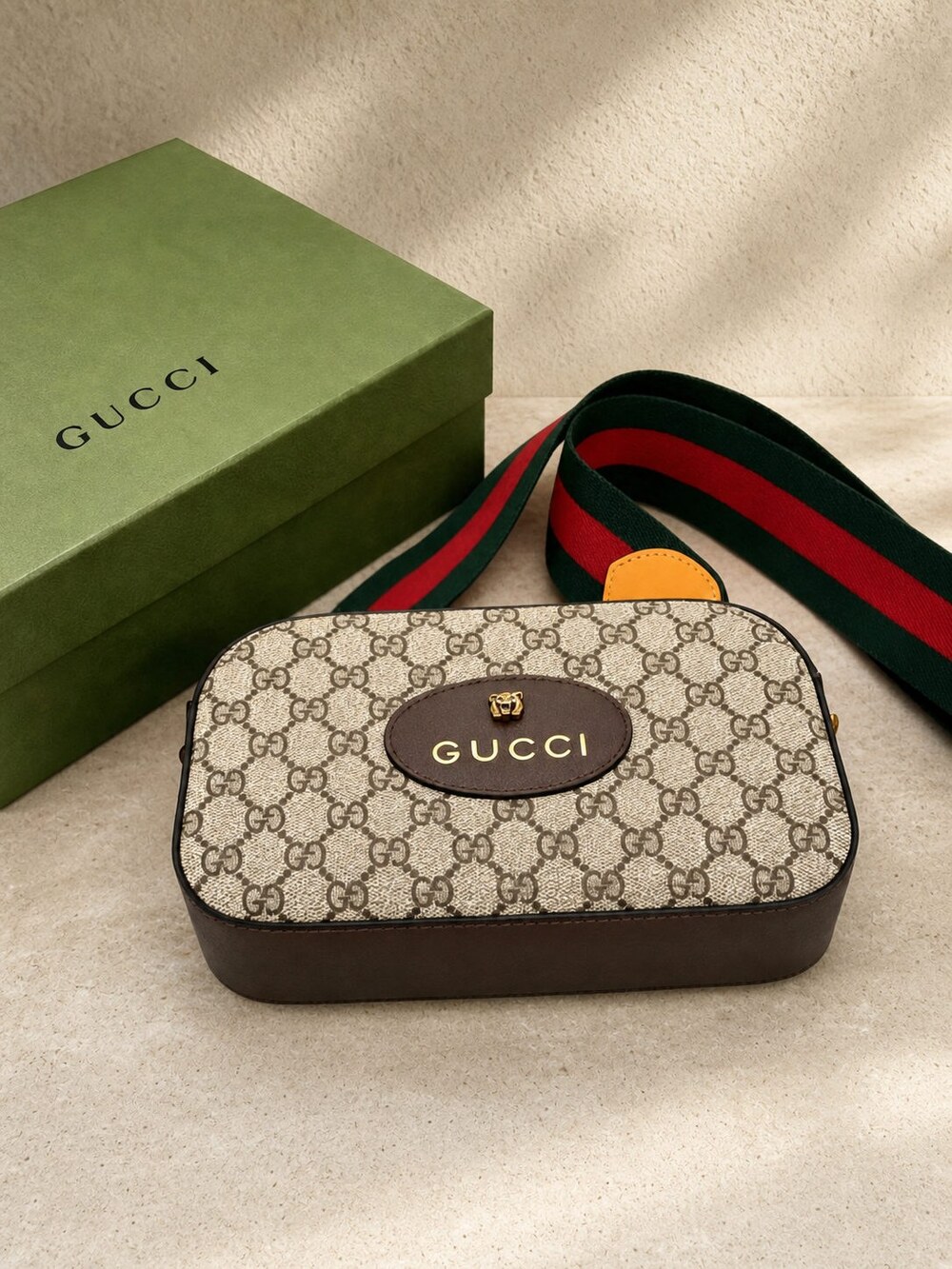 Gucci Small Neo Vintage Crossbody Camera Purse in GG Supreme Canvas - Picture 2 of 5